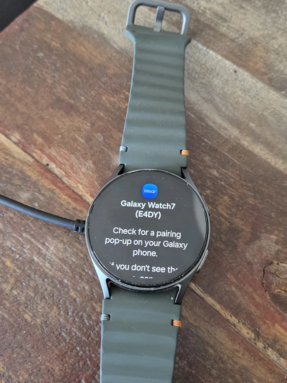 Samsung Galaxy Watch 7 40mm Smartwatch - Olive Green with Charger